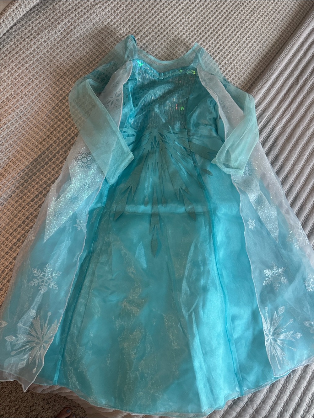 Disney Frozen Elsa Costume Gown with Cape - Size 5/6 *Like New* 🩵 ❄️